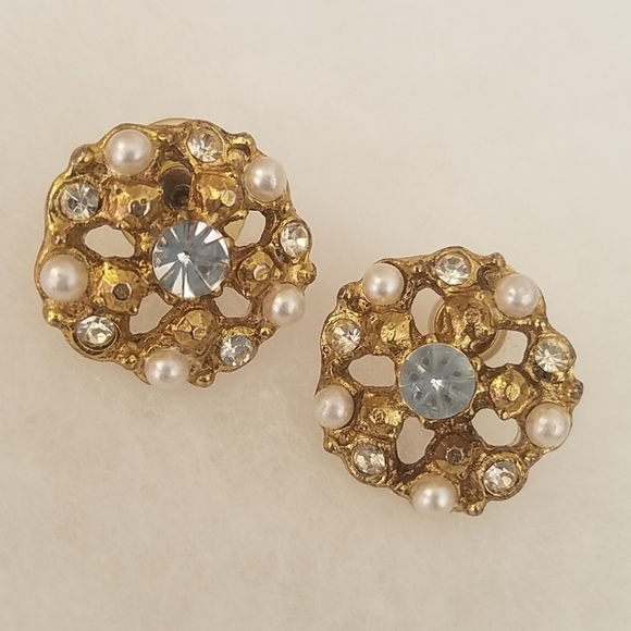 Jewelry - Pearl & Crystal Earrings